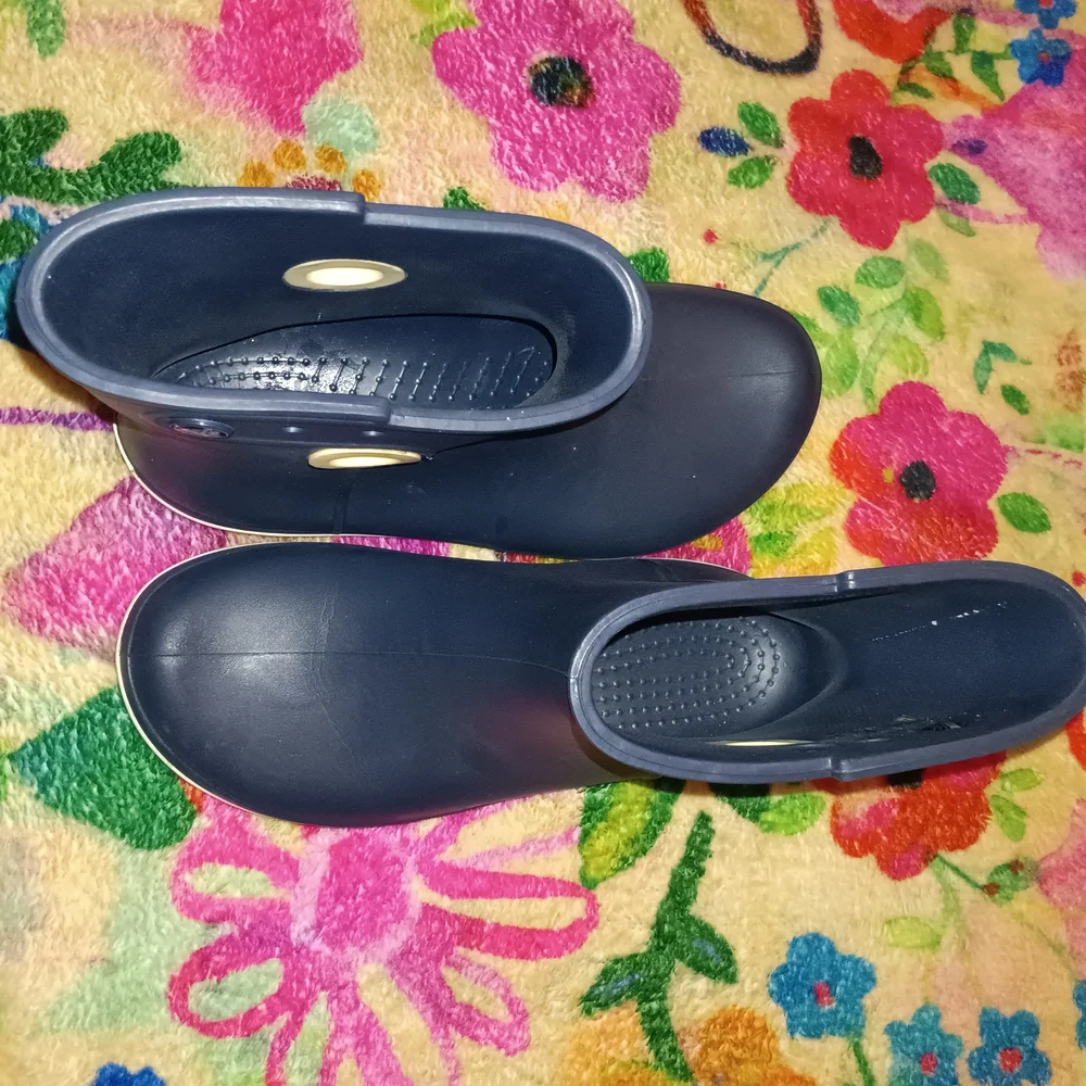 CROCS Navy Short Waterproof Rain Boots with Cream Accents